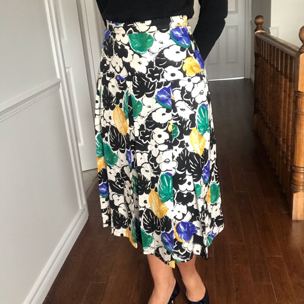 Louis Féraud 100% silk multi color skirt